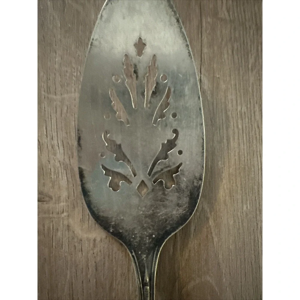 Oneida MEADOWBROOK (SILVERPLATE 1936) Vintage Pie‎ Server 9 3/8